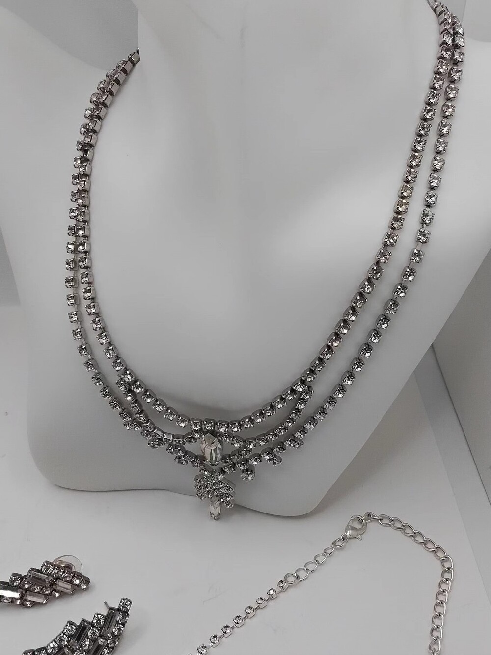 Vintage Rhinestone Jewelry Lot - Picture 5 of 16